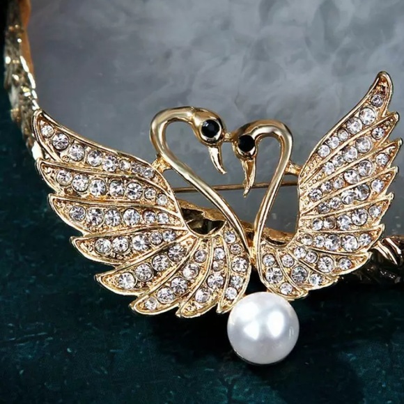 Golden Bird Pendant/Brooch - Picture 2 of 3